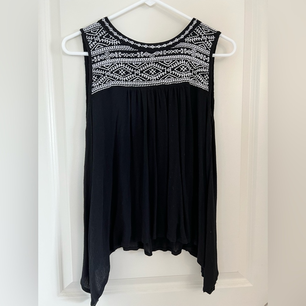 Chic Black and White Embroidered Blouse